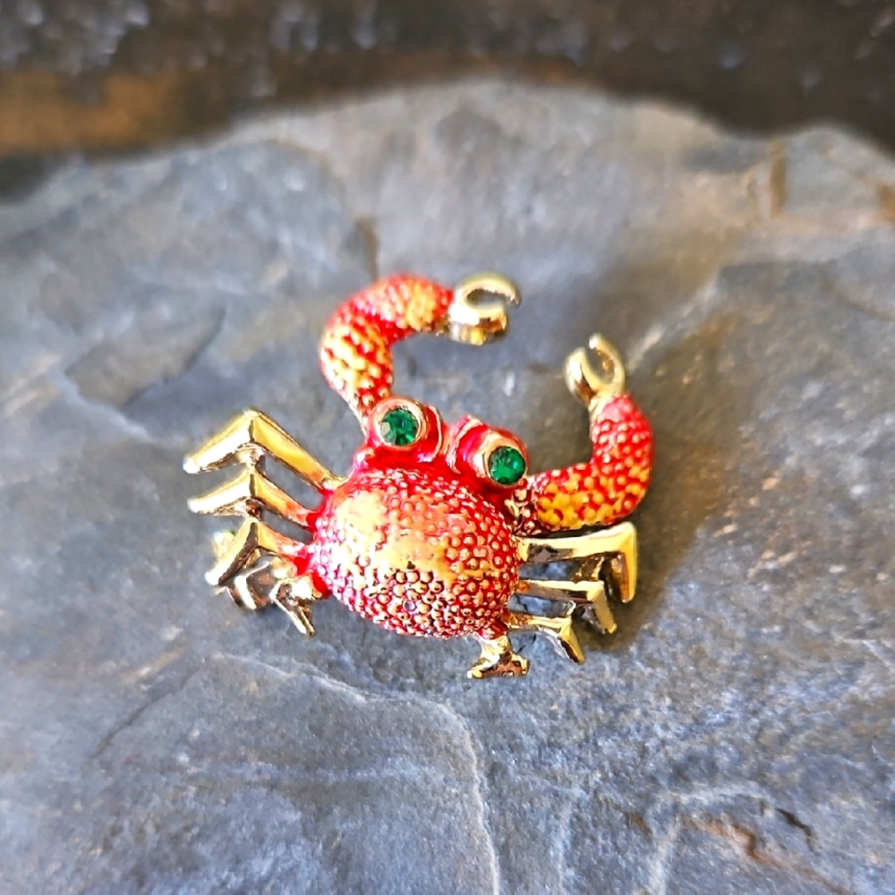 Cute Vintage Articulated Gold and Red Crab Brooch